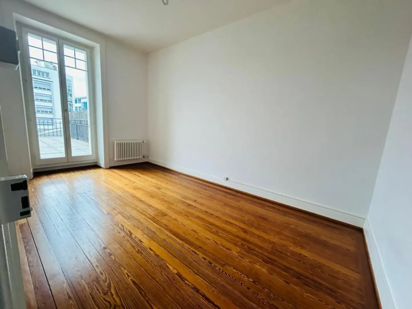 Appartamento con 2 camere e grande terrazza - Foto 5 di 5