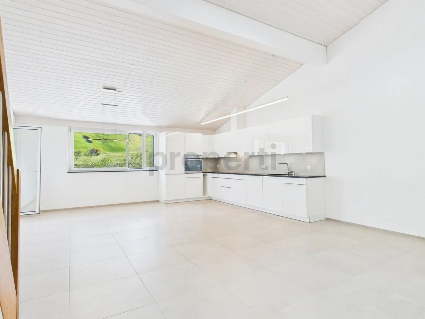 Charmante 4.5-Zimmer Maisonette-Wohnung mit Balkon in Schwanden GL - Foto 1 von 13