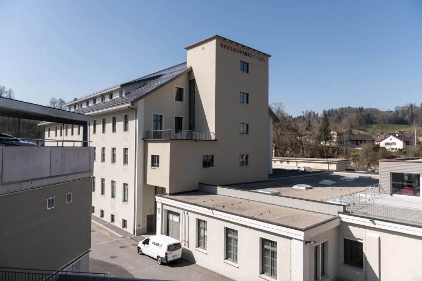 72 m2 di spazi commerciali in un moderno edificio commerciale con costruzione di guscio esclusivo - Foto 7 di 7
