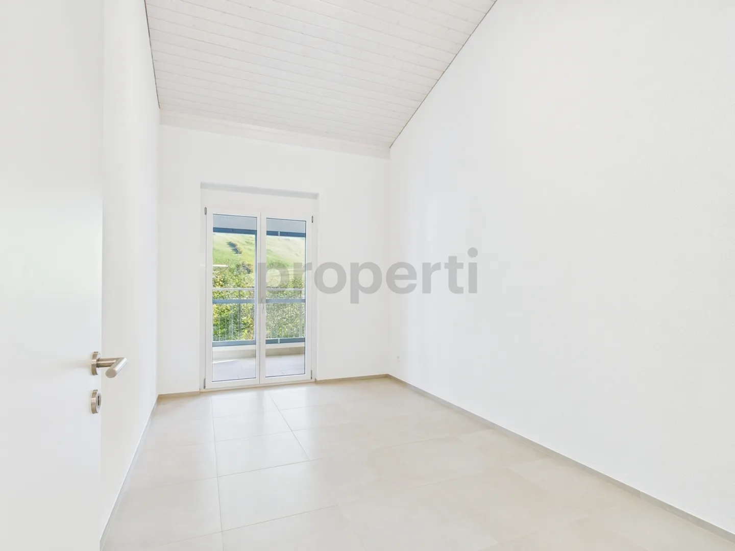Charmante 4.5-Zimmer Maisonette-Wohnung mit Balkon in Schwanden GL - Foto 6 von 13