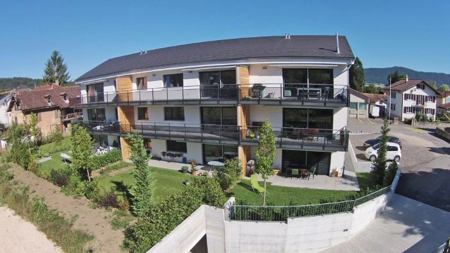 Bright 3.5 Room Apartment - Photo 12 of 12