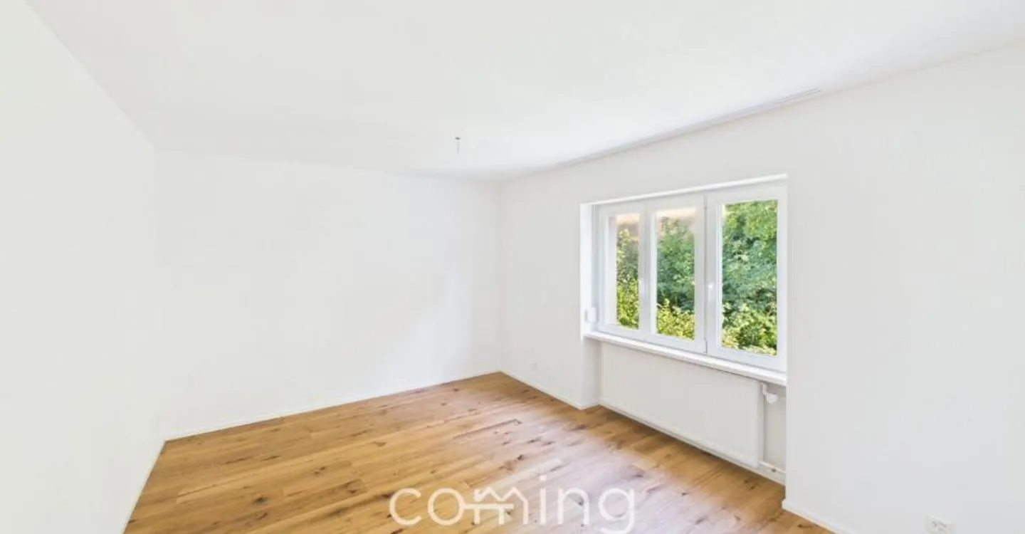 Appartement penthouse rénové de 4 pièces à Wöschnau avec grande terrasse et vues panoramiques - Photo 6 sur 13