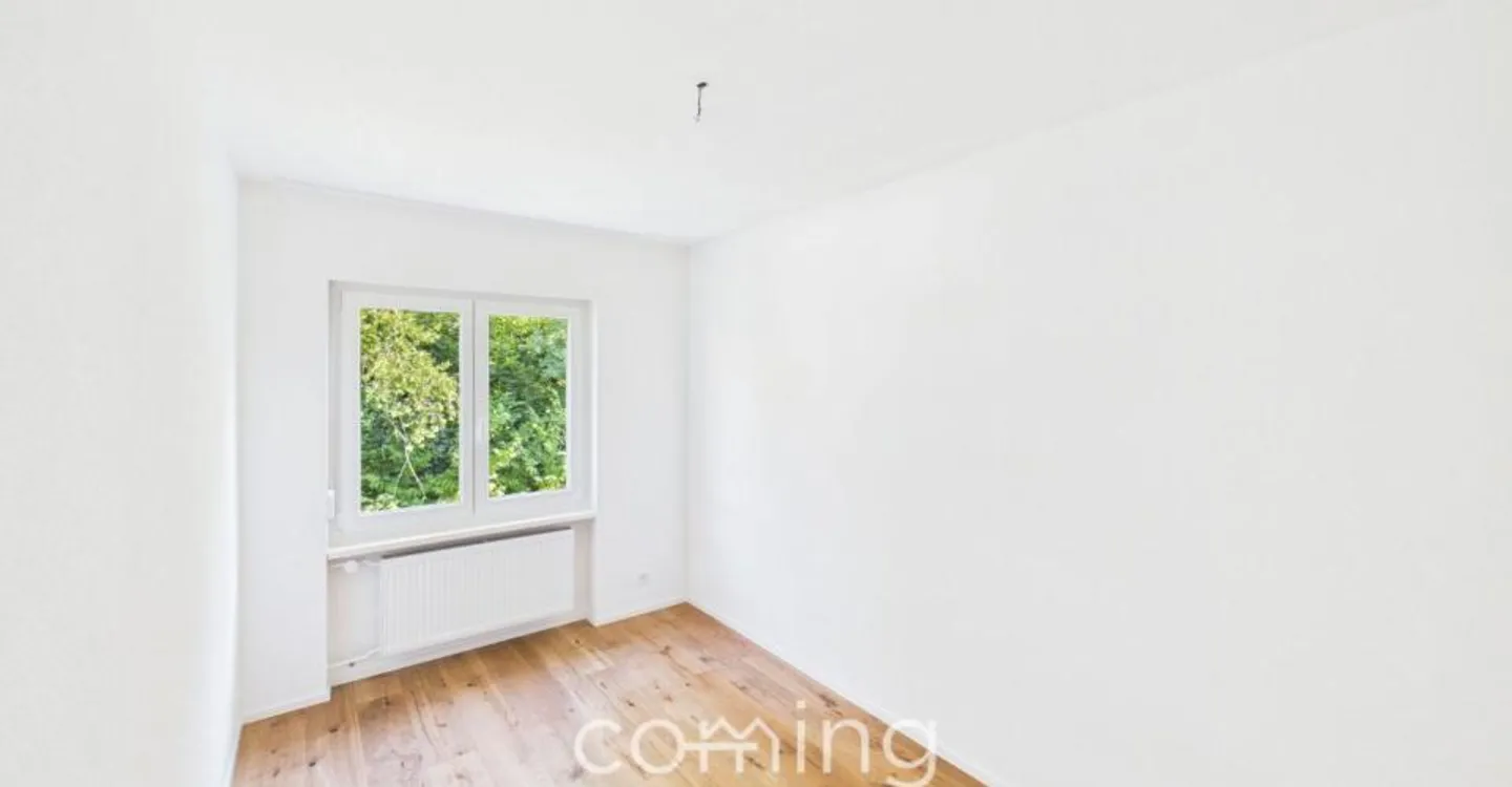 Appartement penthouse rénové de 4 pièces à Wöschnau avec grande terrasse et vues panoramiques - Photo 7 sur 13