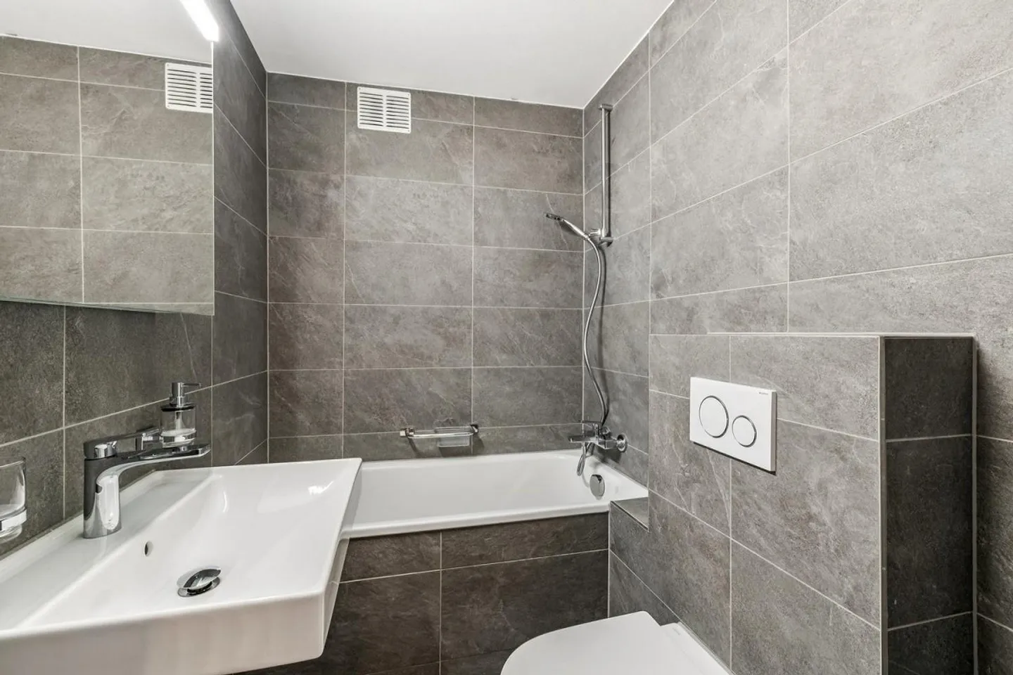 Appartamento moderno di 3 stanze recentemente ristrutturato a Losanna - Foto 10 di 11