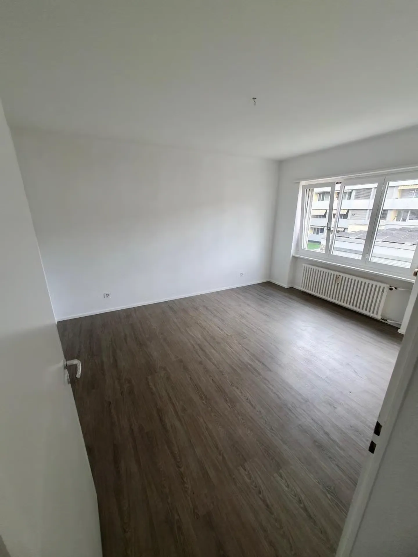 Appartamento moderno di 3 stanze a Madretsch - Foto 4 di 6