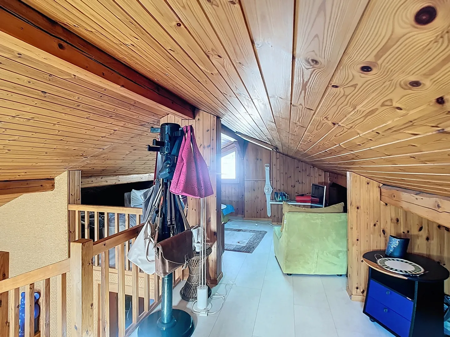 Charmante Attique mit Balkon - Foto 4 von 12