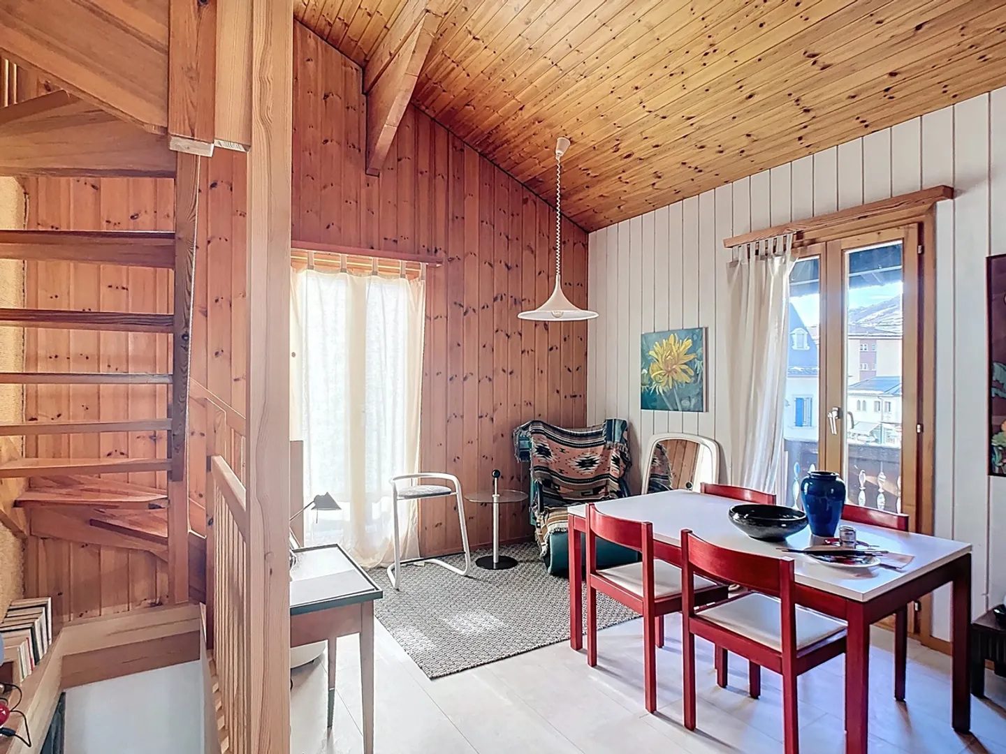 Charmante Attique mit Balkon - Foto 1 von 12