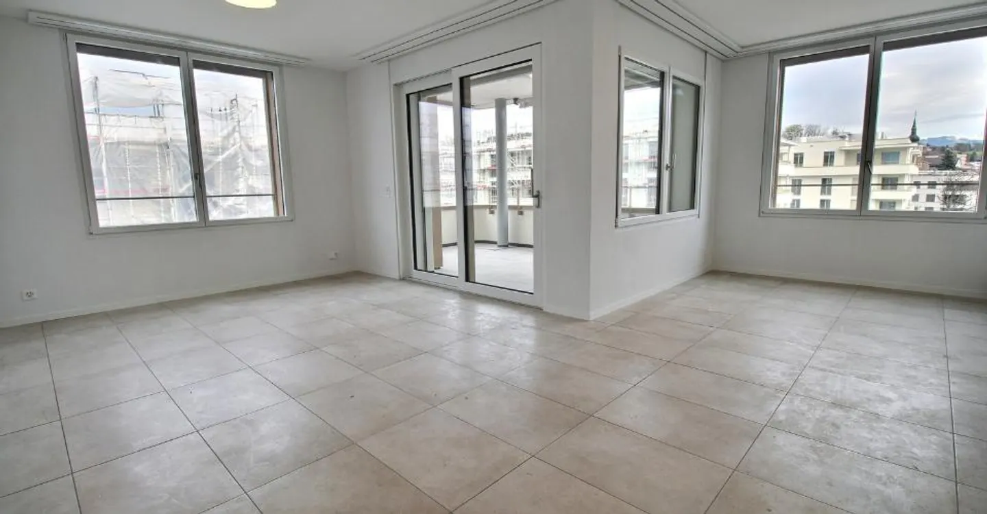Appartement de luxe en attique à Marly - Photo 2 sur 11