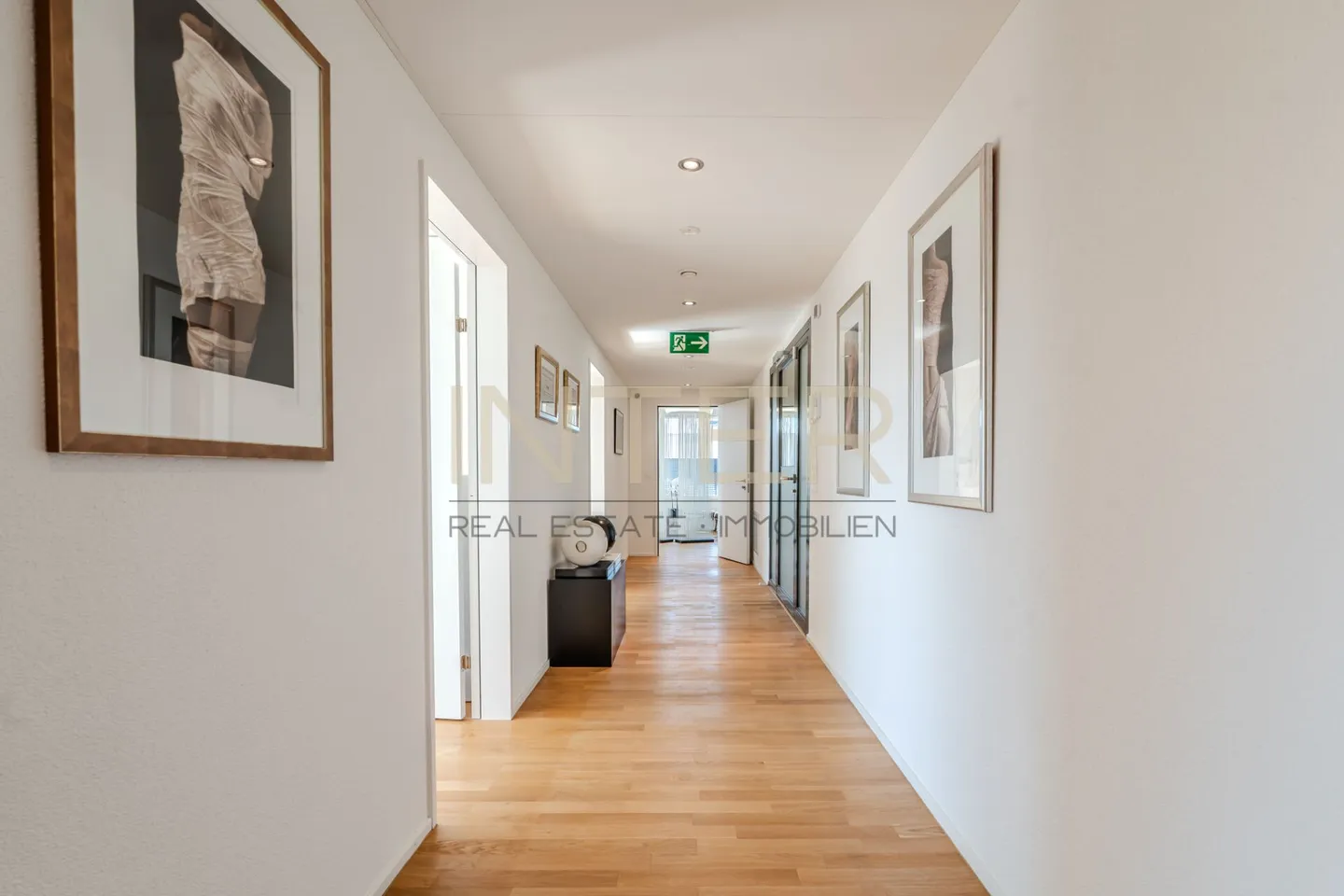 Praxisräume im Zentrum von Baar (ZG) - 3 Behandlungsräume mit Lavabo - Photo 9 of 16