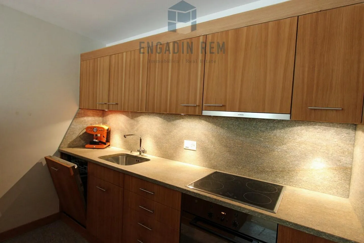 Pied-à-terre in St. Moritz Furnished 3-Room Apartment for Annual Rent - Photo 3 of 8