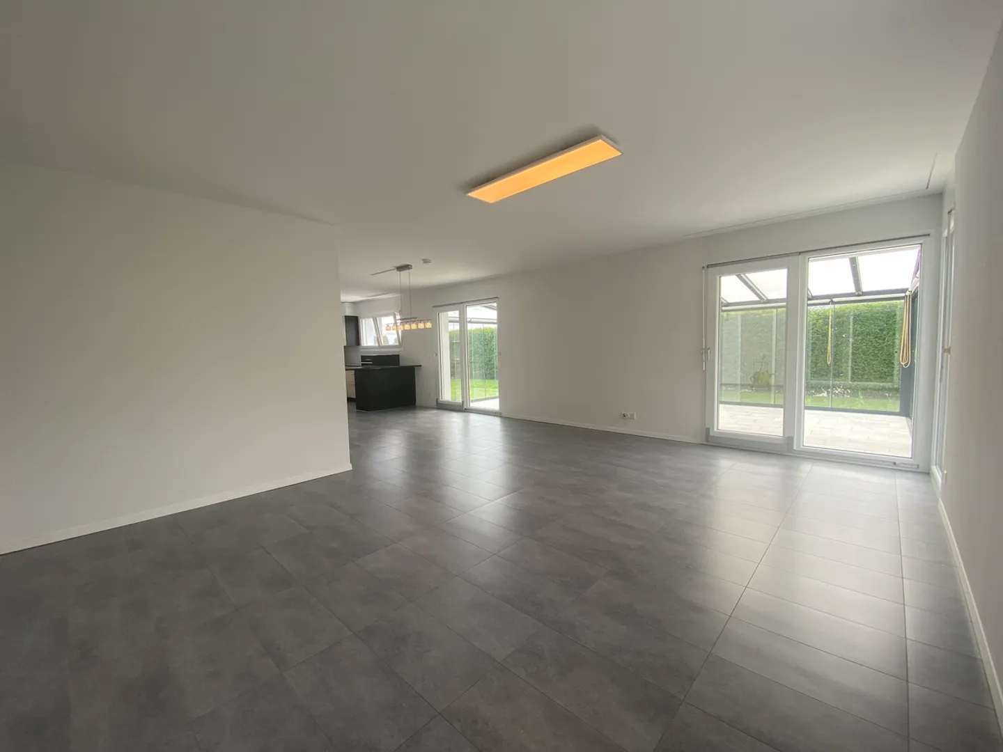 Very beautiful individual house with 5.5 rooms - Photo 7 of 19