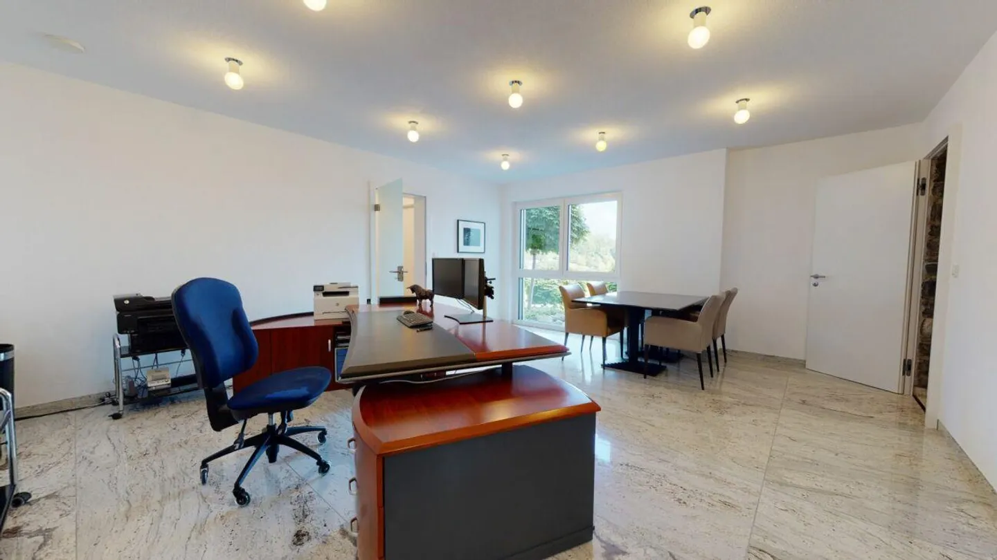 4-room apartment in half of a villa - Photo 11 of 11