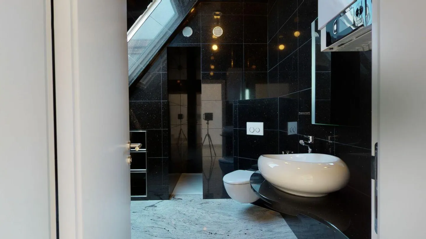 4-room apartment in half of a villa - Photo 9 of 11