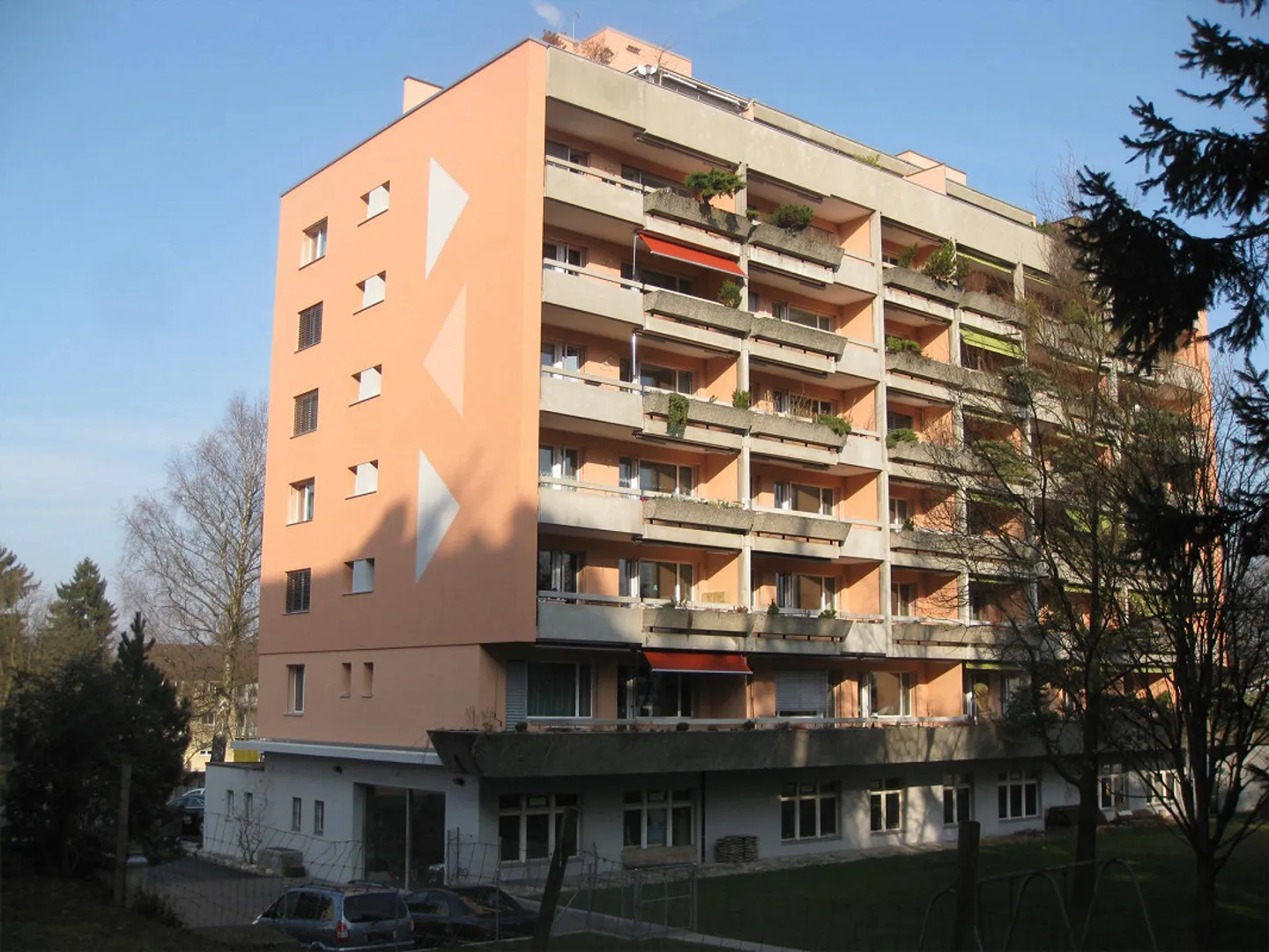 Quiet 3.5 Room Apartment in Schwamendingen - Photo 1 of 11