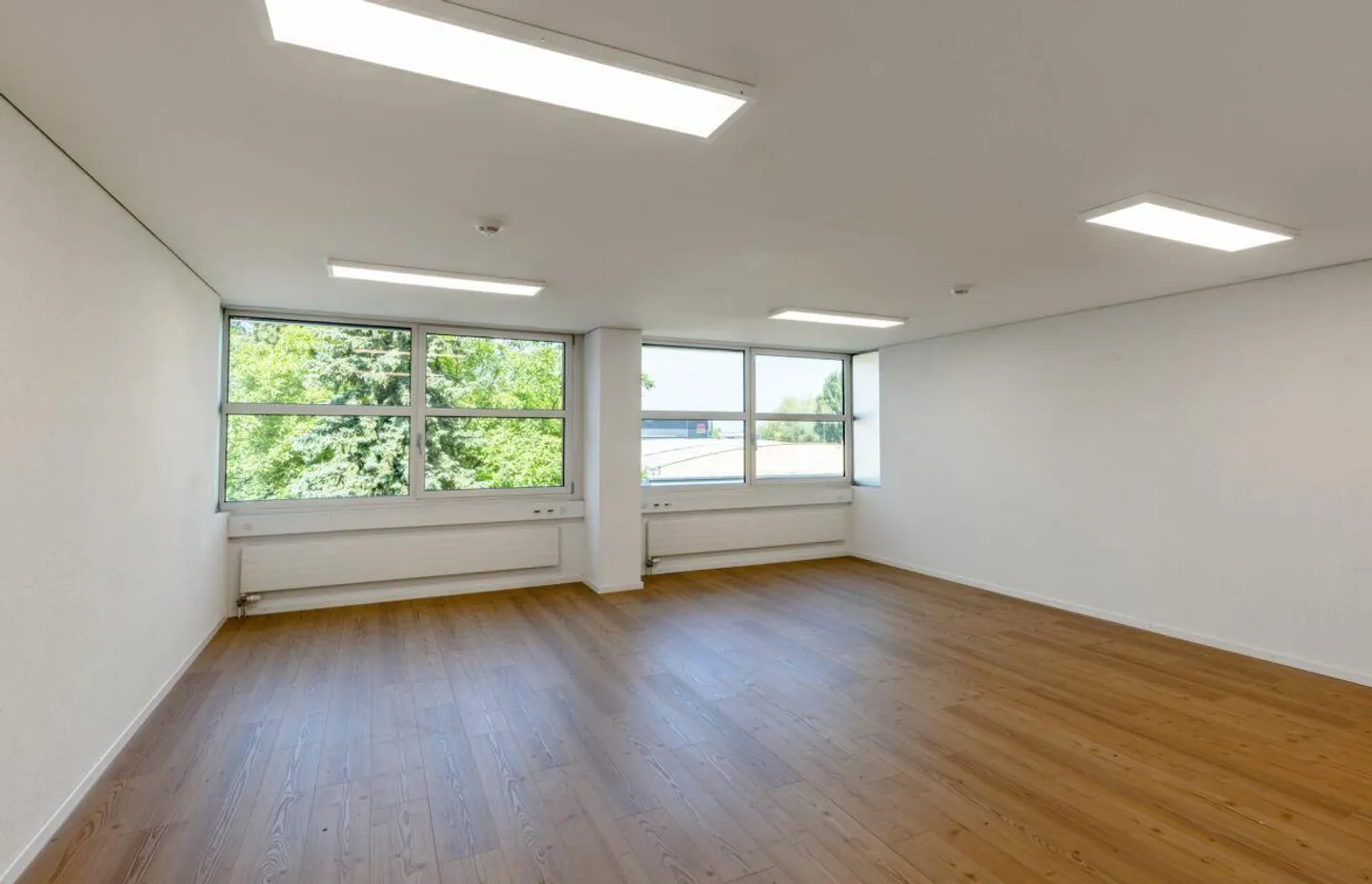 Geräumiges Büro mit 40?m² in Staad - Foto 1 von 7