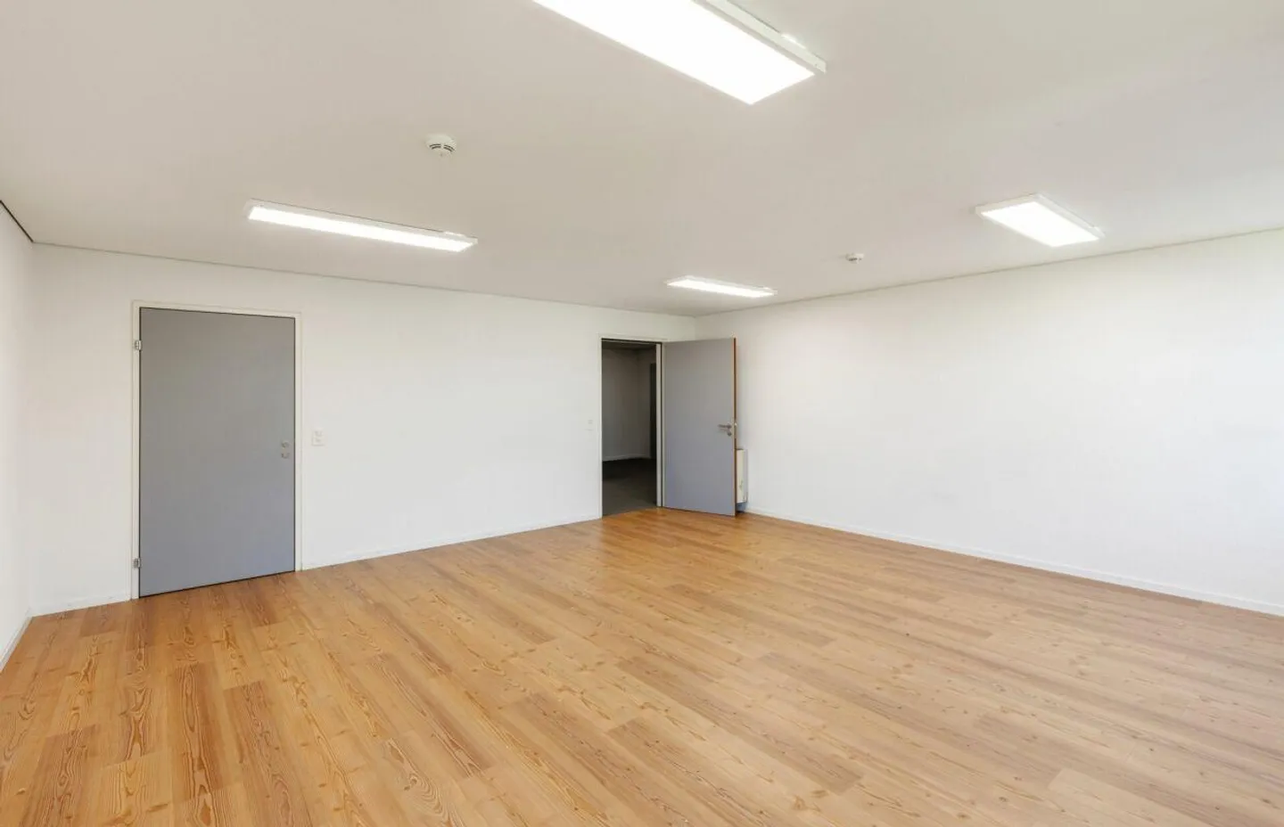 Geräumiges Büro mit 40?m² in Staad - Foto 2 von 7