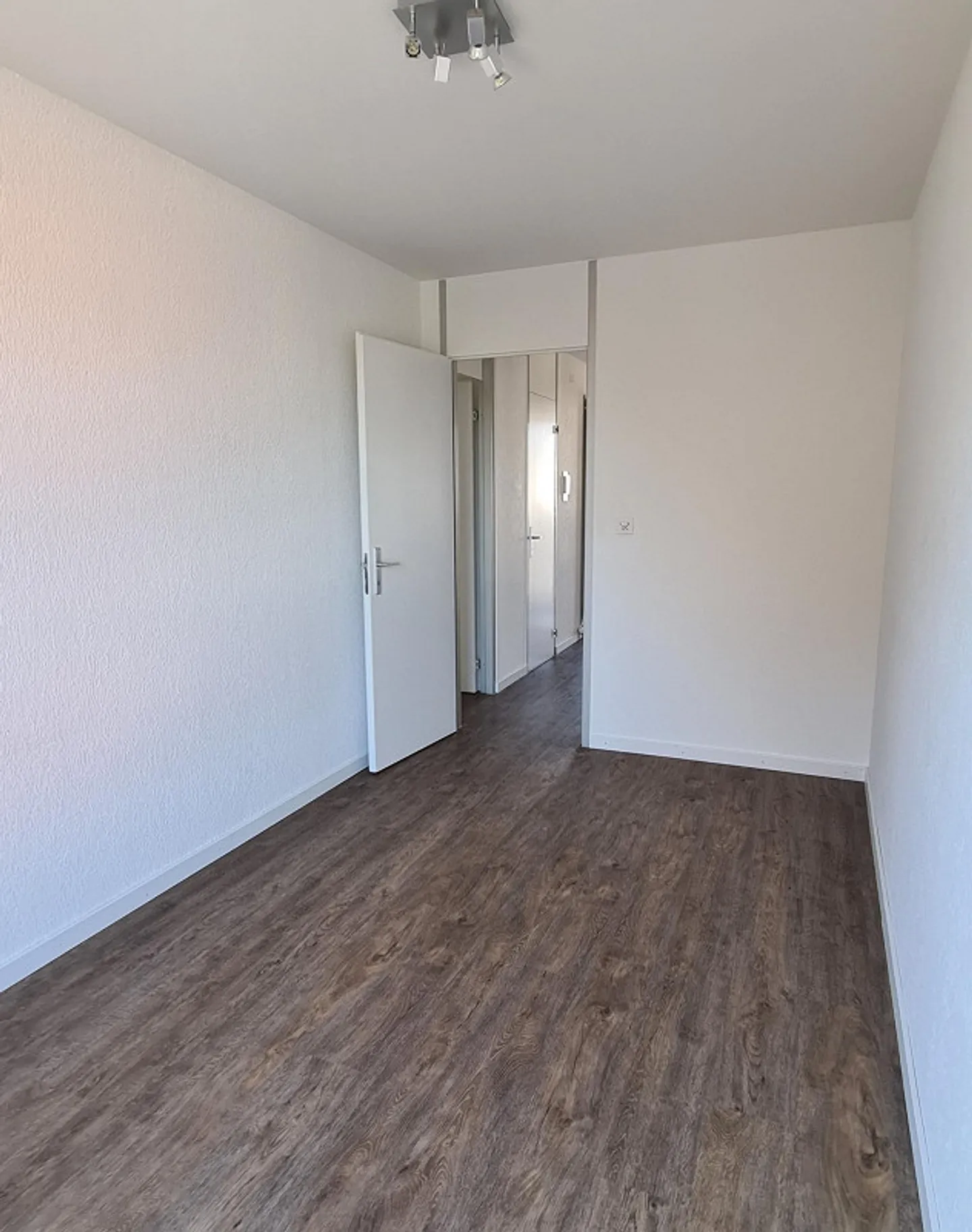 Cozy Family Apartment Seeks New Tenant - Photo 6 of 8