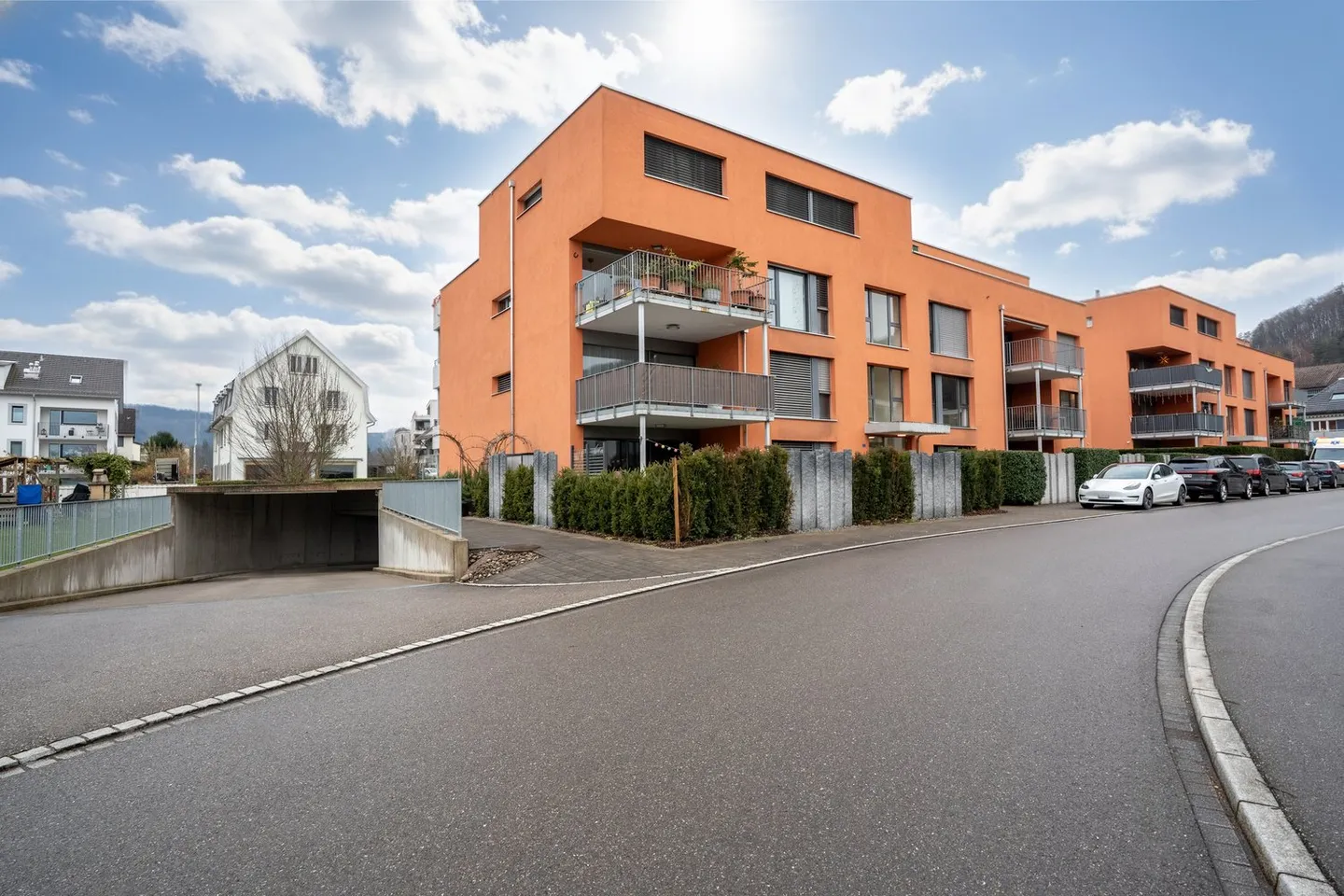 Grosszügige und gepflegte Wohnung an attraktiver Lage - Foto 1 von 13