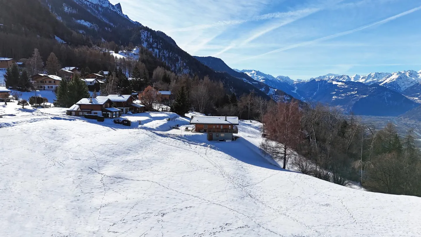 Chalet - Photo 2 of 6