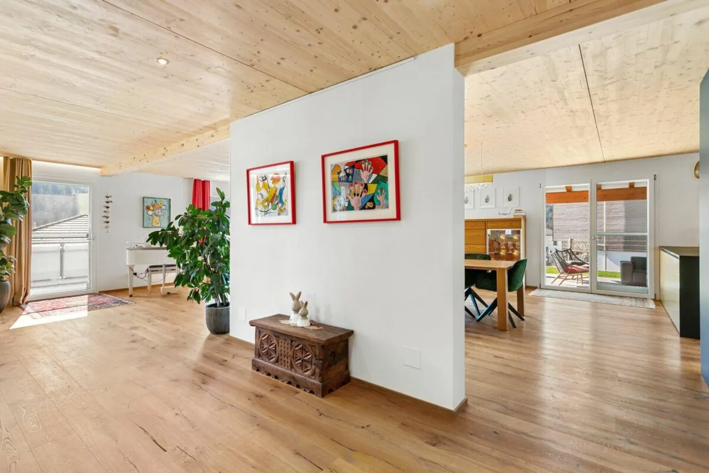 INDÉPENDANT, MODERNE, UNIQUE ? IDYLLE FAMILIALE EXCLUSIVE à seulement 15 min. de Herisau - Photo 3 sur 19