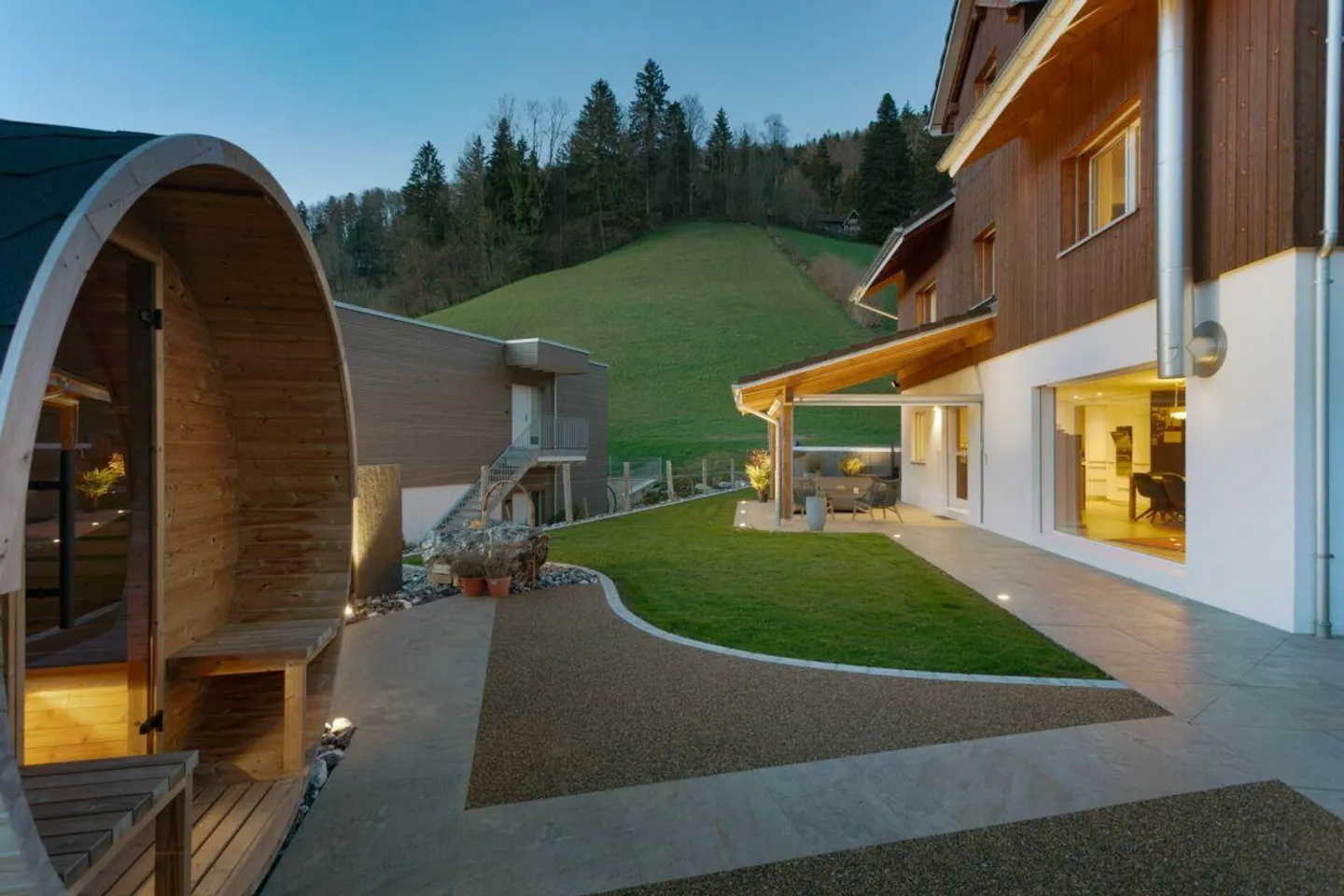 INDÉPENDANT, MODERNE, UNIQUE ? IDYLLE FAMILIALE EXCLUSIVE à seulement 15 min. de Herisau - Photo 8 sur 19