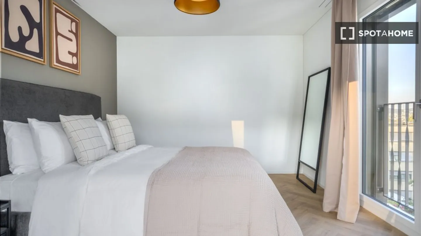 Discover, visit and rent your new home online with full confidence. - Photo 9 of 13