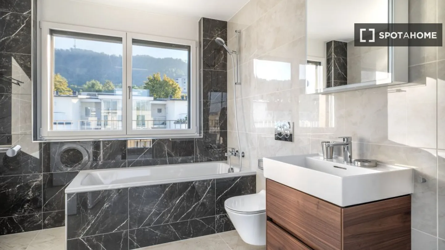 Discover, visit and rent your new home online with full confidence. - Photo 11 of 13