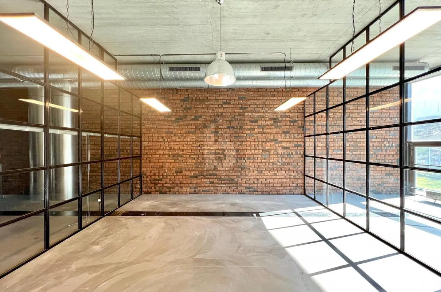 Office space for rent - Photo 2 of 6