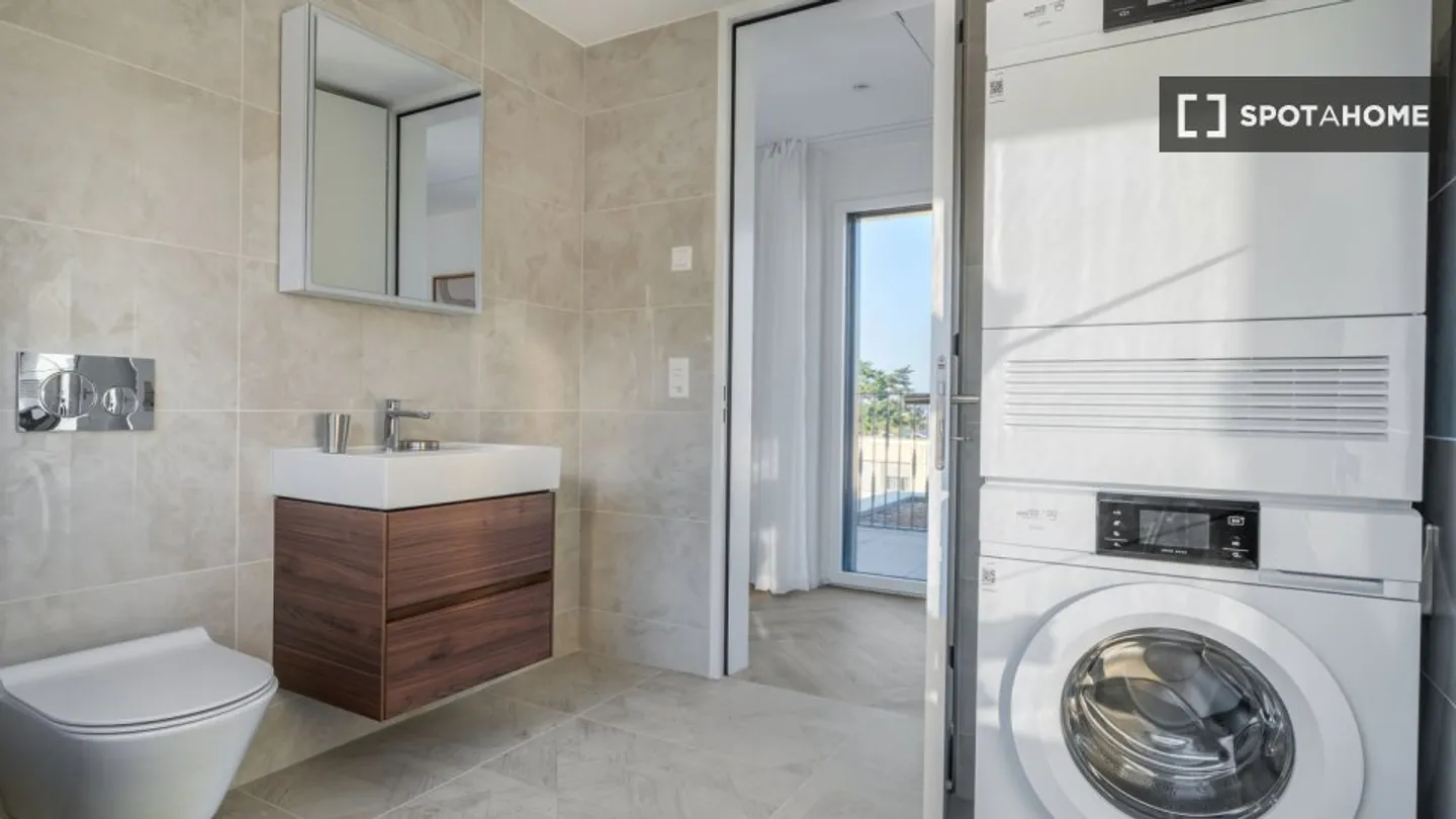 Discover, visit and rent your new home online with full confidence. - Photo 12 of 13