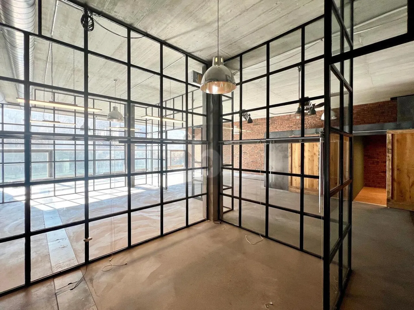 Office space for rent - Photo 3 of 6