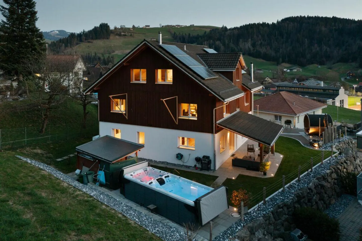 INDÉPENDANT, MODERNE, UNIQUE ? IDYLLE FAMILIALE EXCLUSIVE à seulement 15 min. de Herisau - Photo 19 sur 19
