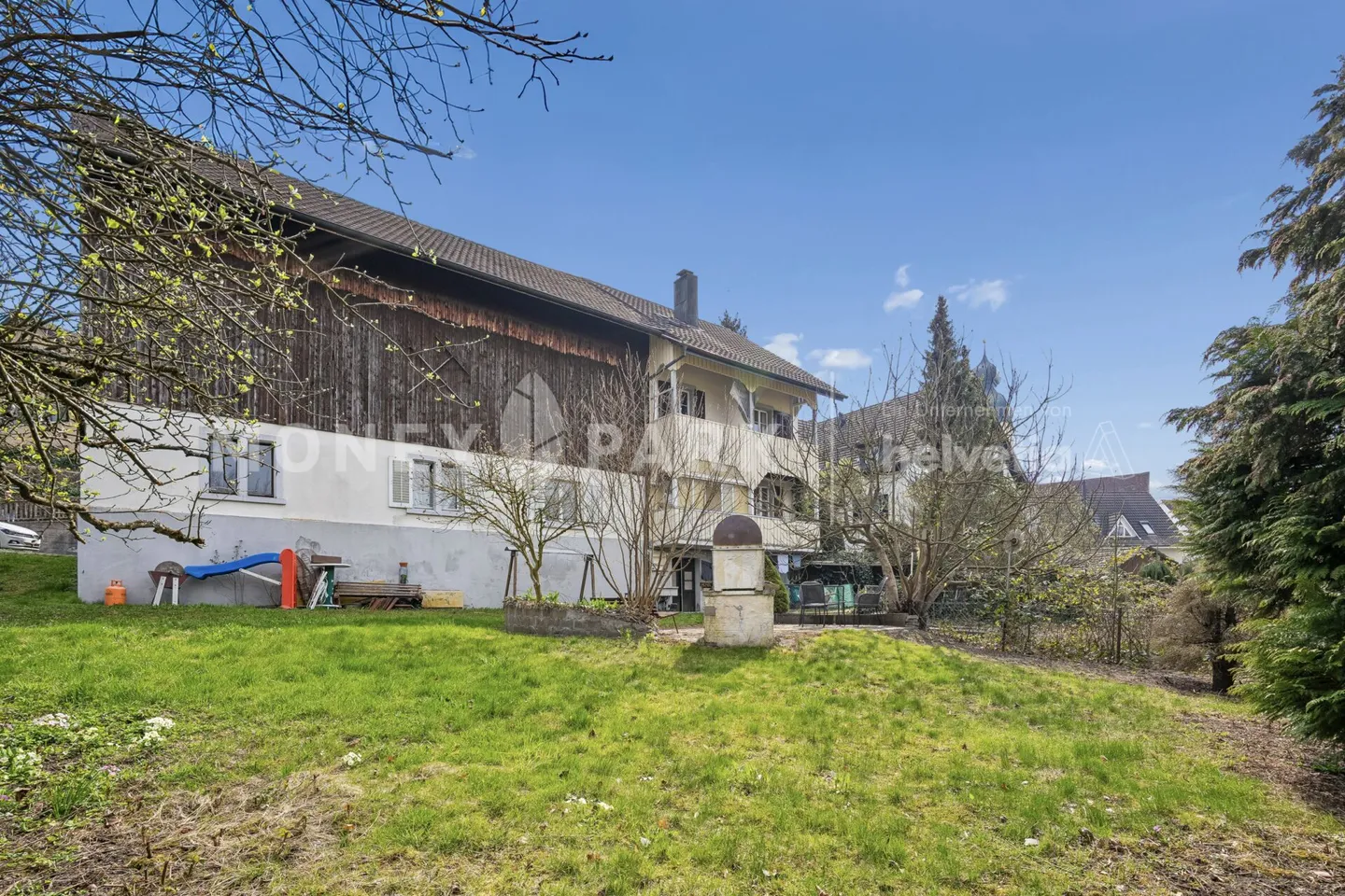 Casa unifamiliare con carattere e molteplici opportunità di sviluppo - Foto 11 di 12