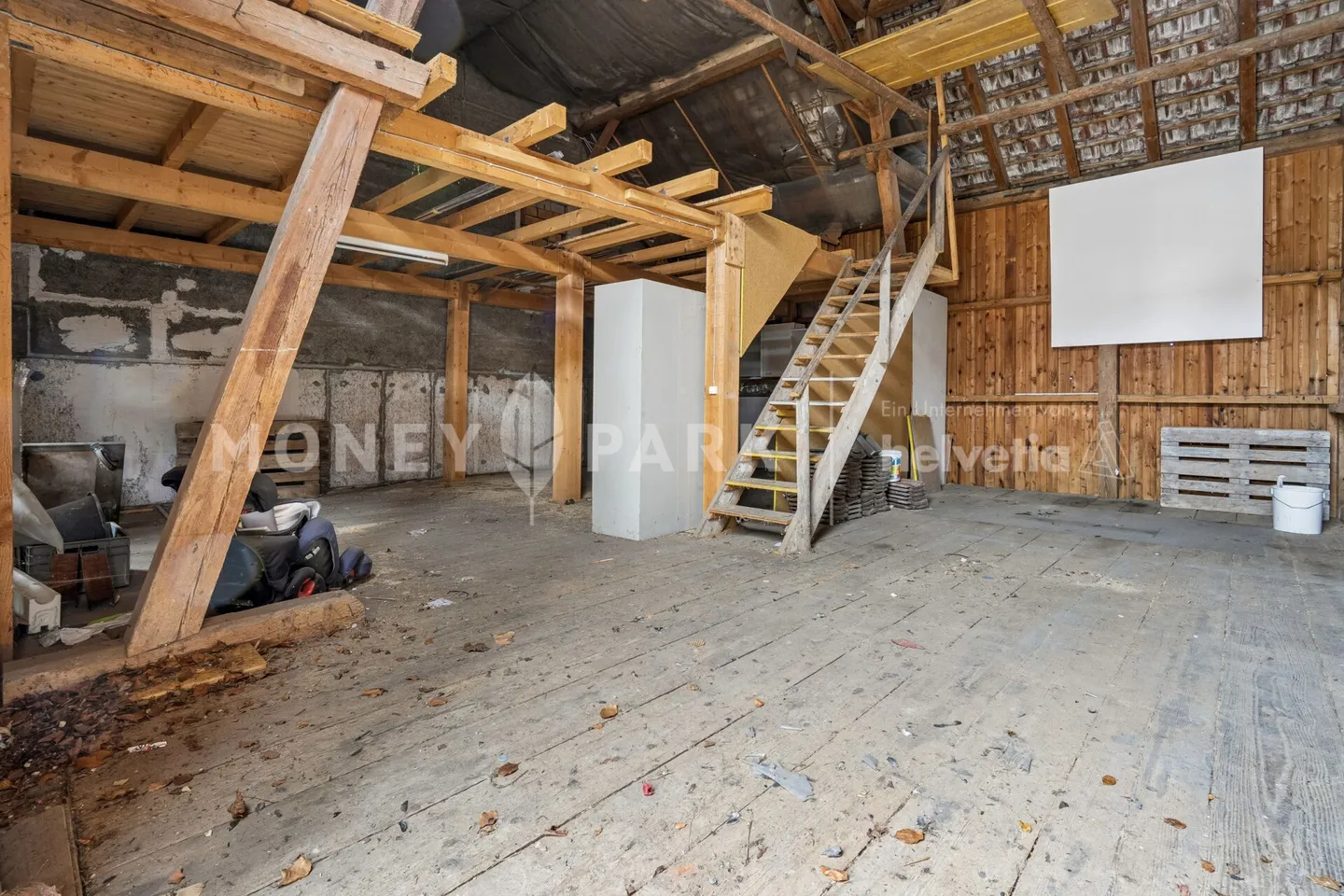 Casa unifamiliare con carattere e molteplici opportunità di sviluppo - Foto 8 di 12