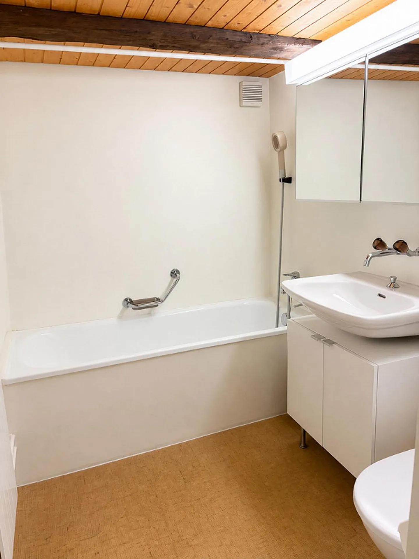 Charming 5.5-room maisonette apartment with gallery and exclusive terrace - Photo 6 of 28