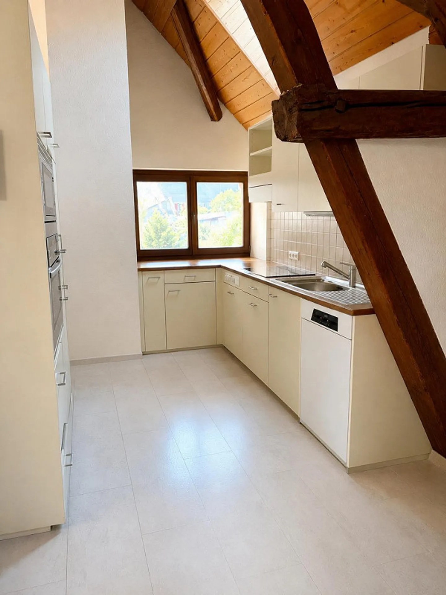 Charming 5.5-room maisonette apartment with gallery and exclusive terrace - Photo 10 of 28