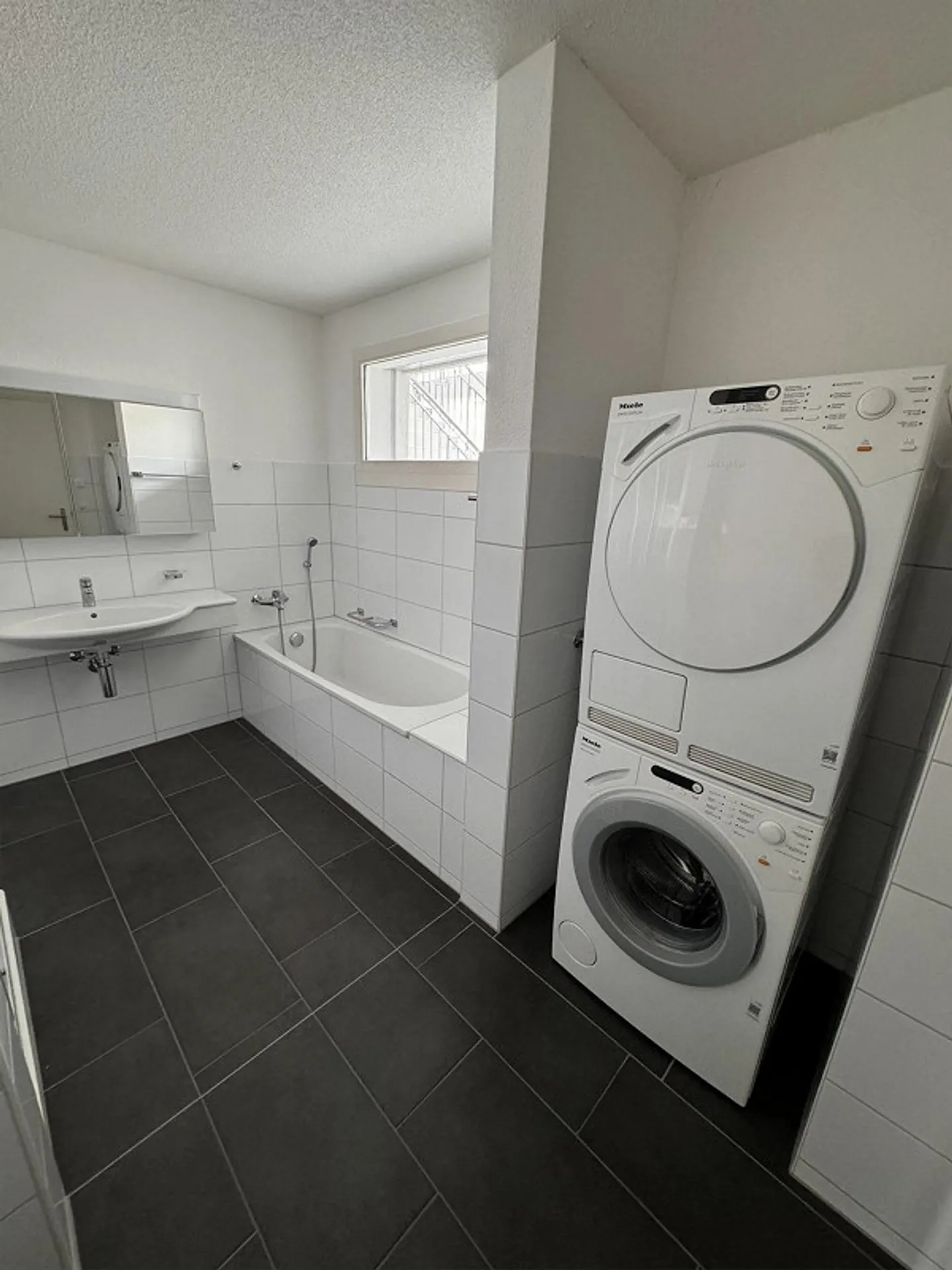2.5 Room Apartment in Oftringen - Photo 9 of 12