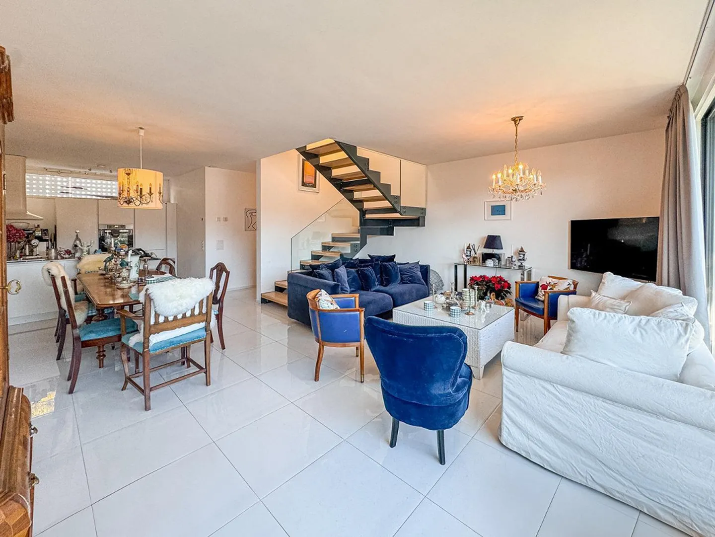 Moderne Doppelhaushälfte mit Garten in Agno - Foto 2 von 12