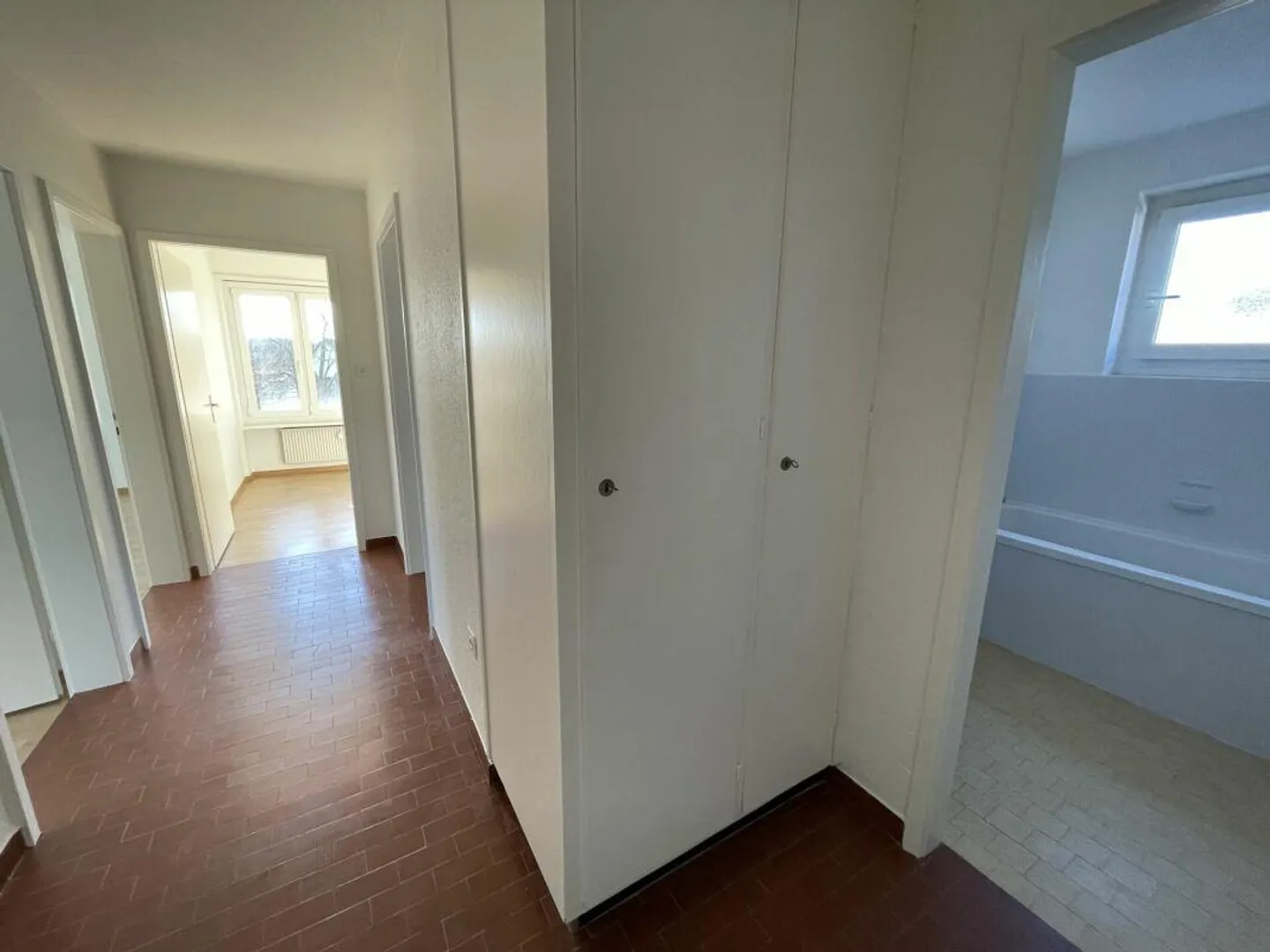 Appartamento familiare a buon prezzo in una buona posizione - ti piacerà subito... - Foto 7 di 9