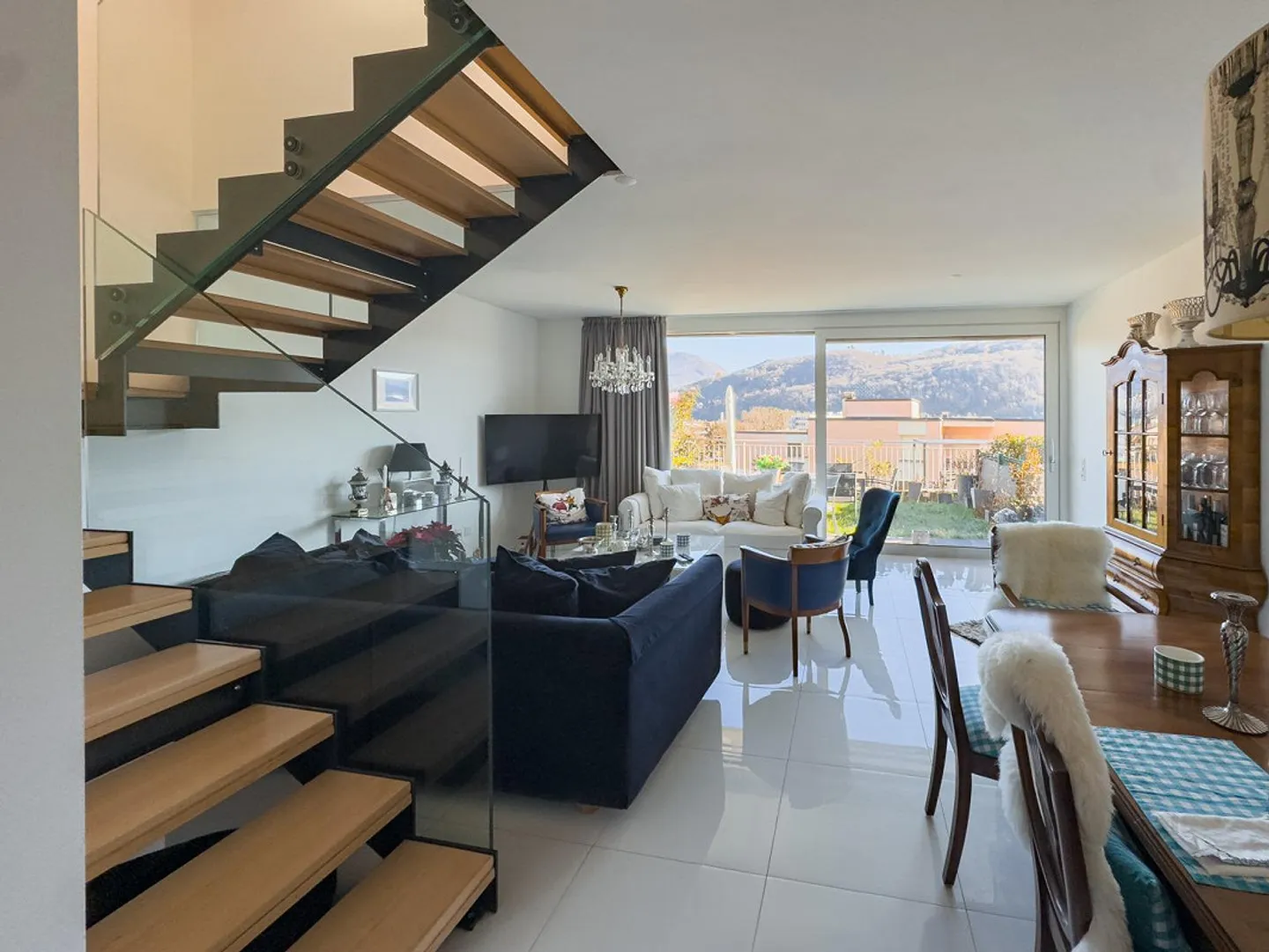 Moderne Doppelhaushälfte mit Garten in Agno - Foto 1 von 12