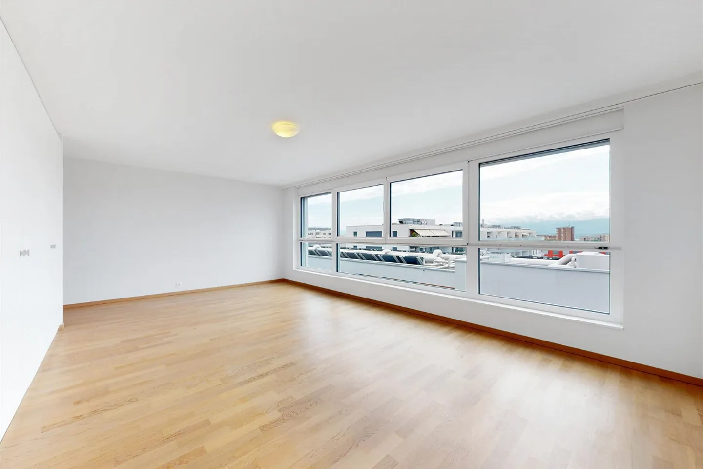 Bright quality studio - Photo 3 of 7