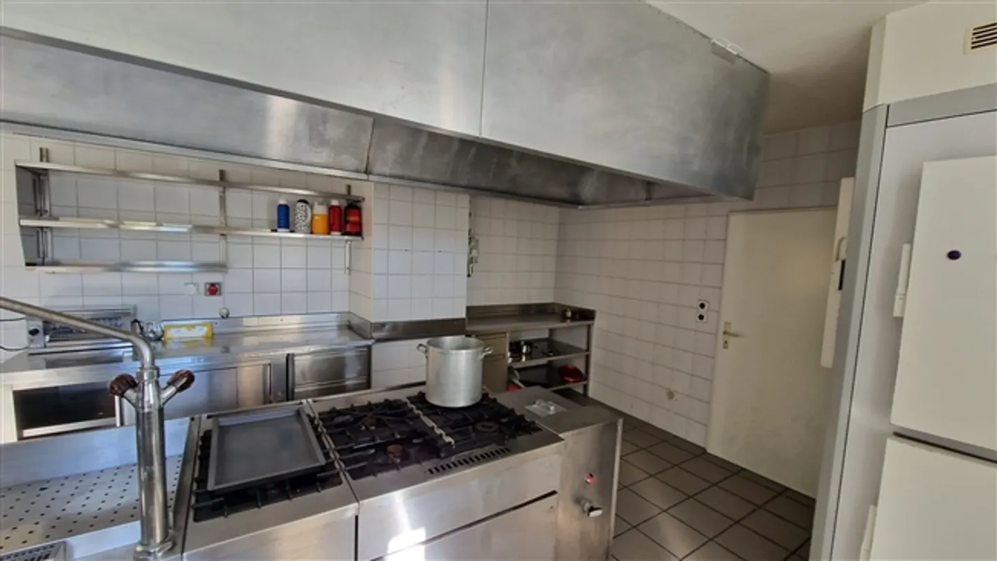 Proprietà di investimento di 22 camere a Glovelier - Opportunità unica - Foto 12 di 13