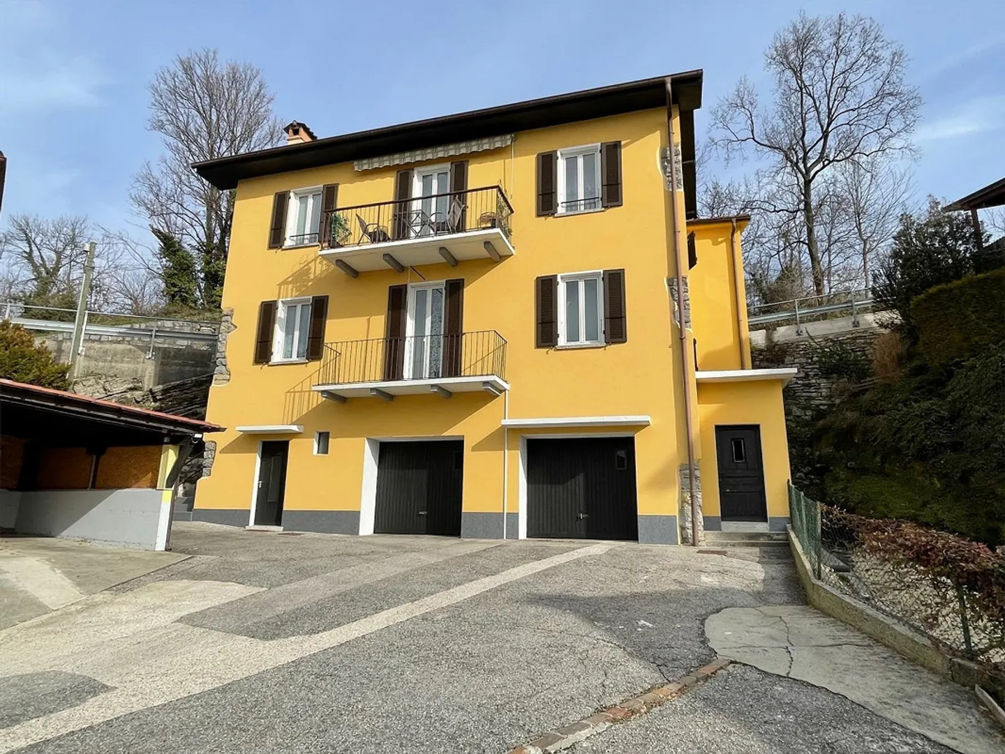 INTERESSANTES 6.5-ZIMMER-HAUS MIT KLEINEM GARTEN - Foto 1 von 13