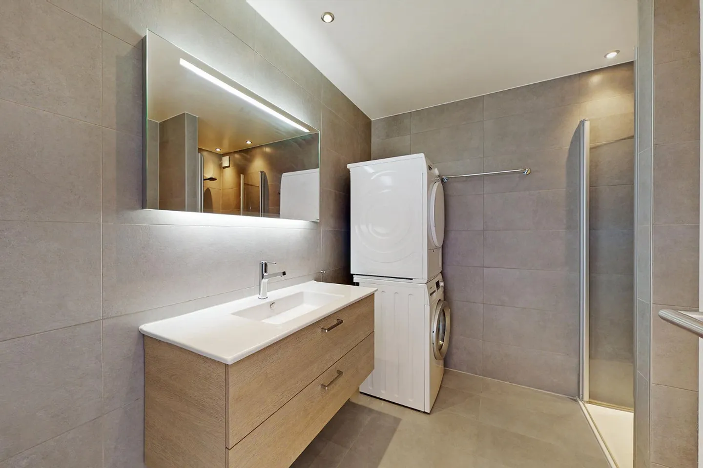 Bright quality studio - Photo 6 of 7