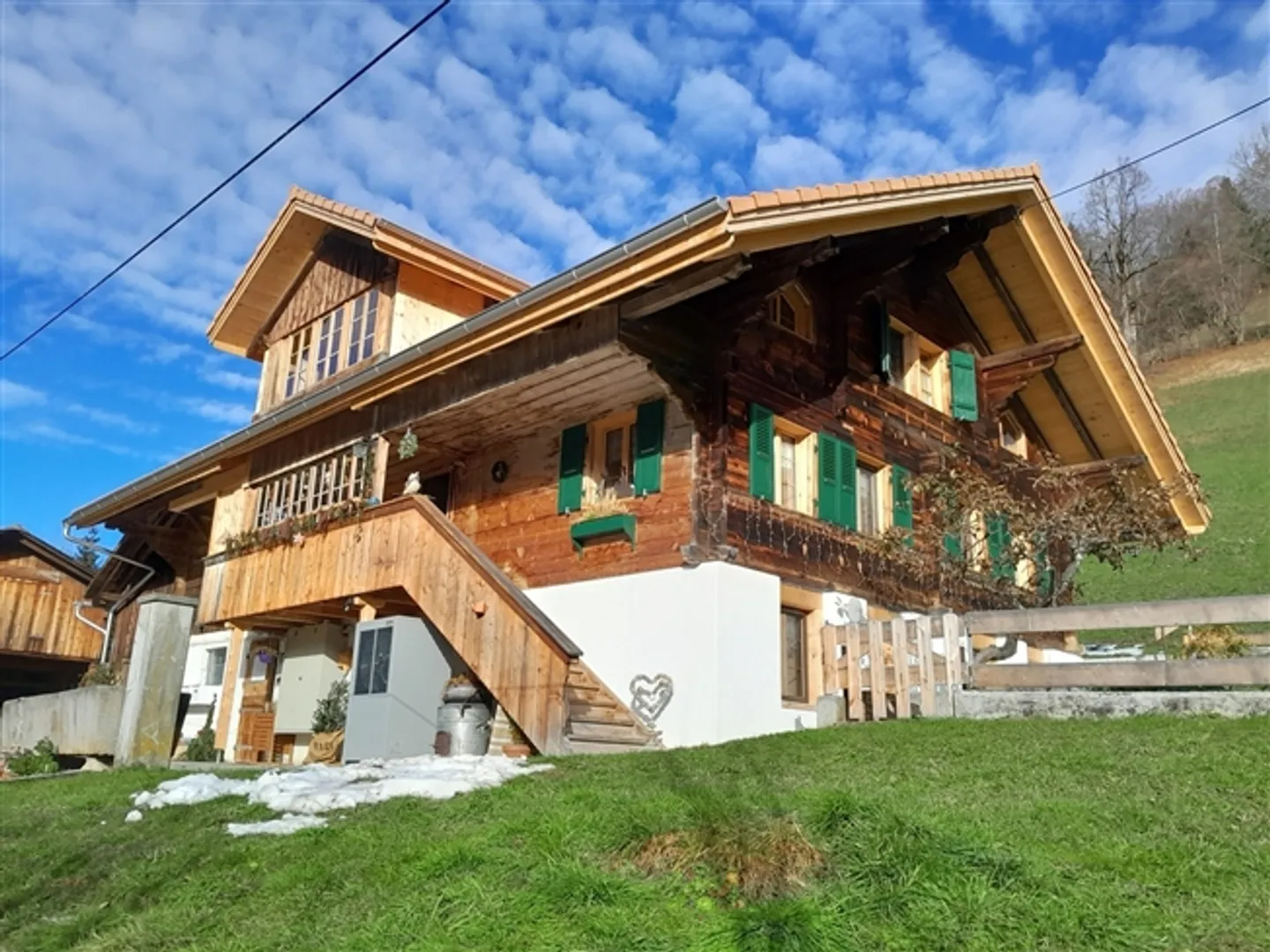 APPARTEMENT SOUS LES TOITS 2½ PIÈCES À KIENTAL (BE), MEUBLÉ, TEMPORAIRE - Photo 2 sur 10