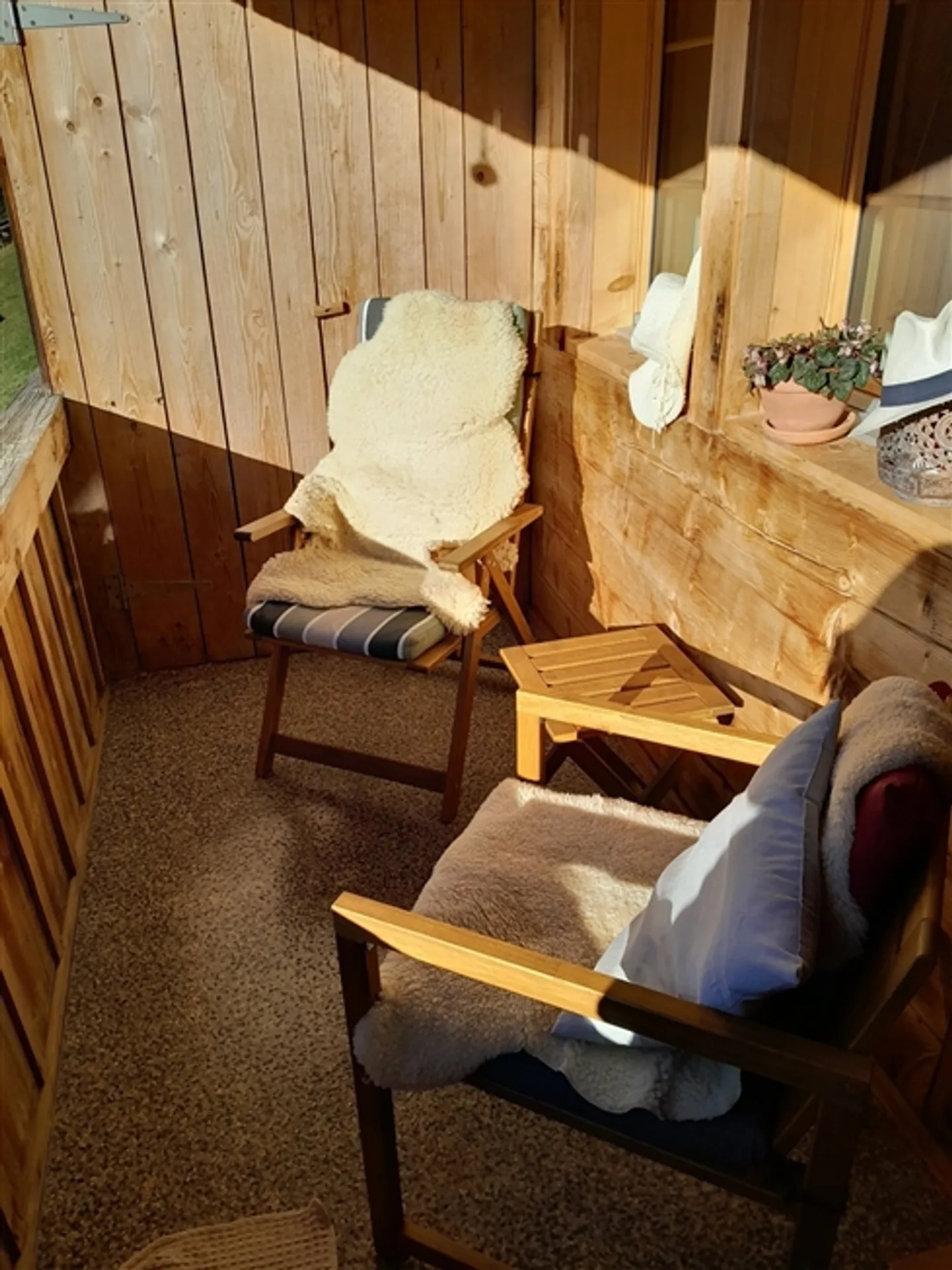 APPARTEMENT SOUS LES TOITS 2½ PIÈCES À KIENTAL (BE), MEUBLÉ, TEMPORAIRE - Photo 9 sur 10