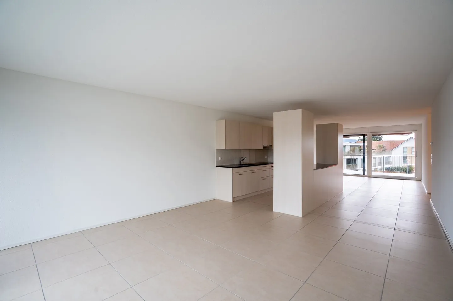 Grosszügige und gepflegte Wohnung an attraktiver Lage - Foto 3 von 13