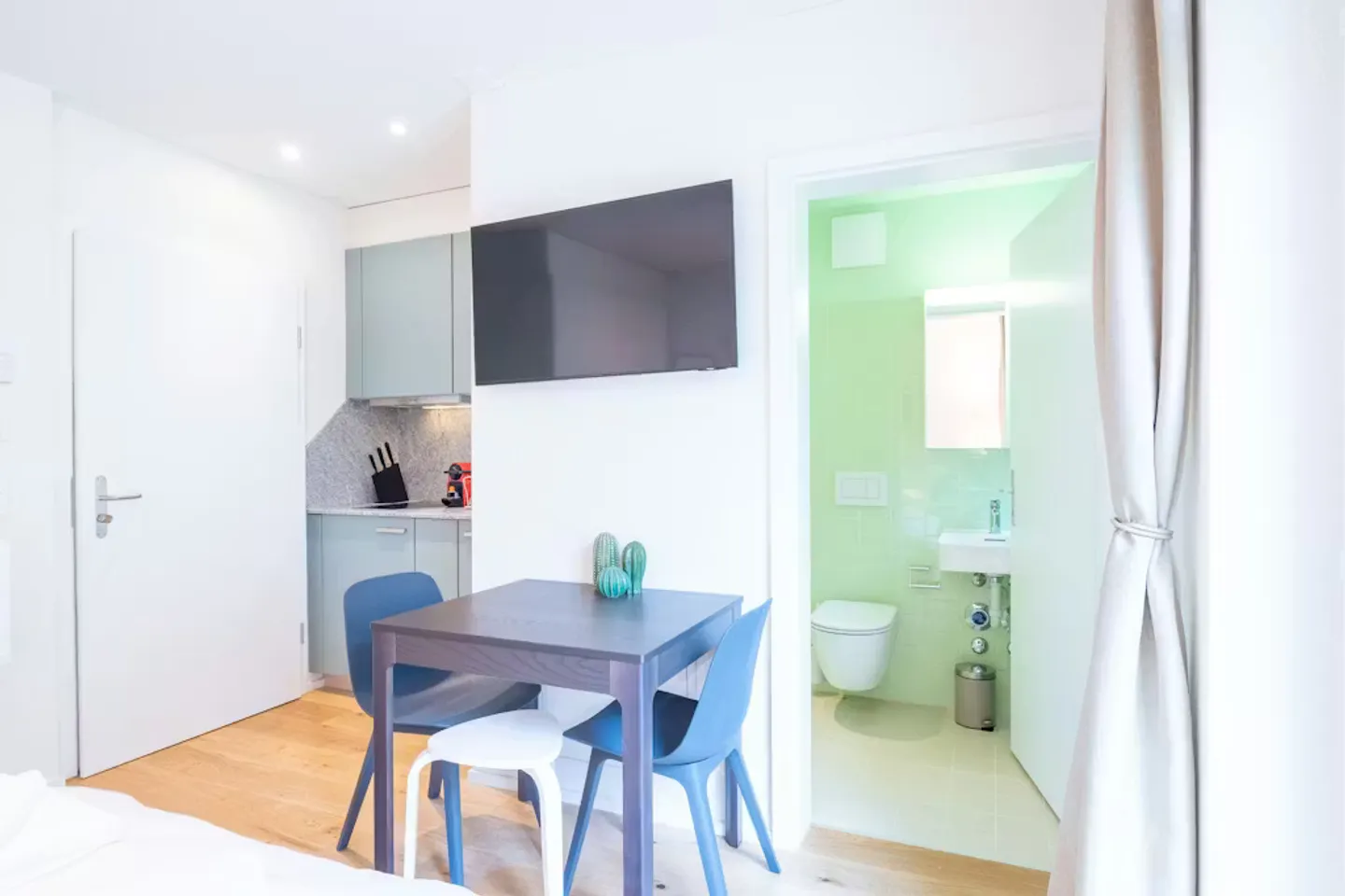 Luxury Apartment in Zürich - Photo 5 of 10