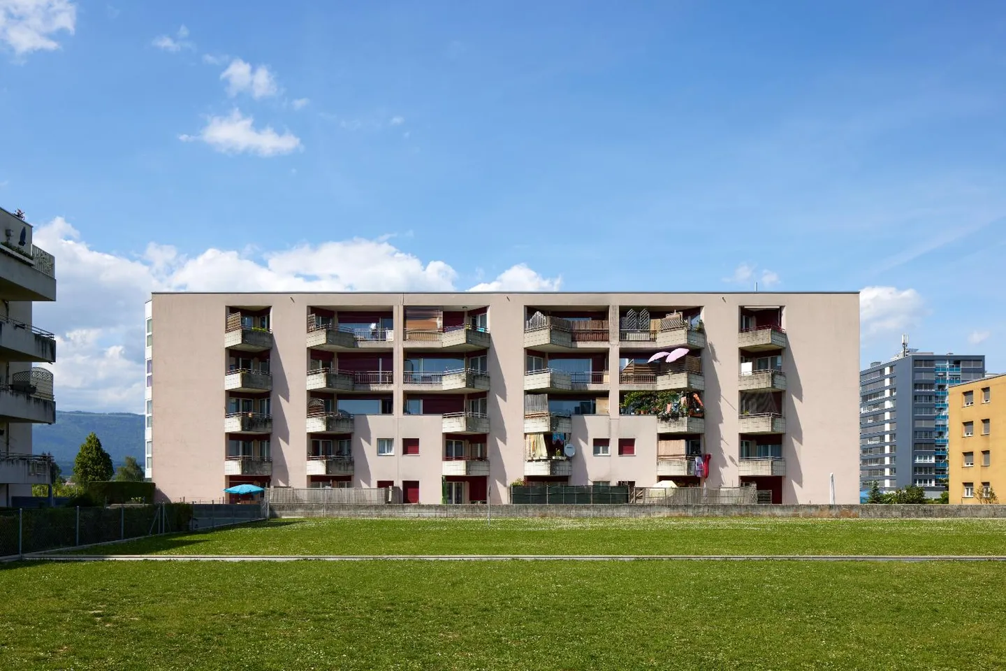 Place de Parking en Zone Verte - Photo 1 sur 3