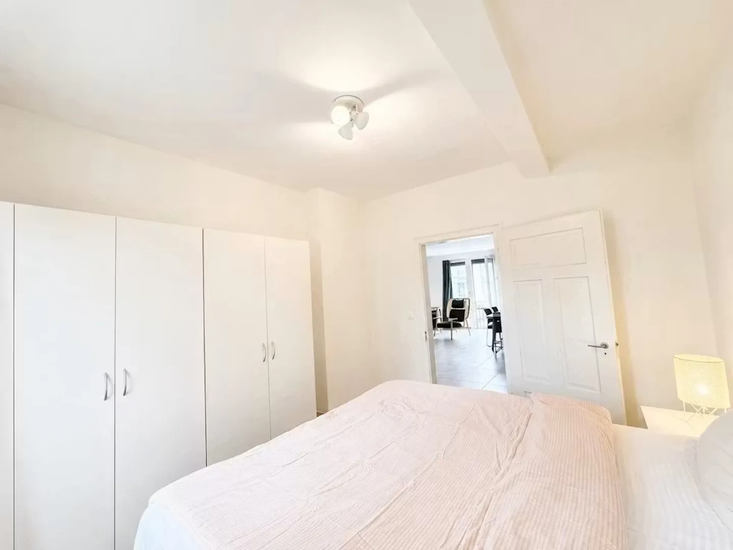 Charming Apartment in Zürich - Photo 8 of 10