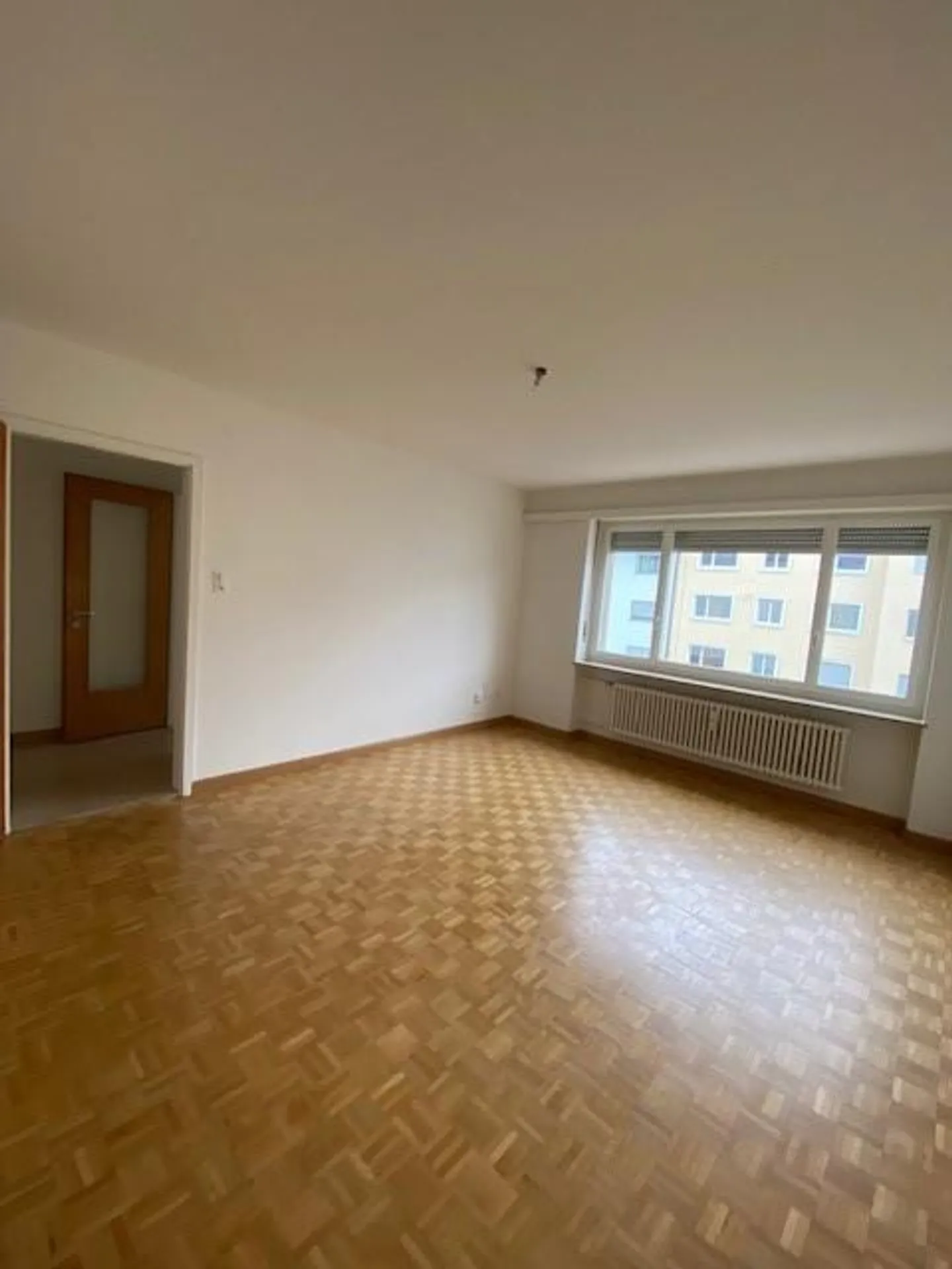 Appartement attrayant et lumineux de 3 pièces à louer au 2ème étage - Photo 2 sur 6
